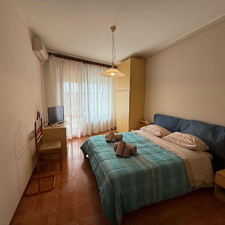 Wh - Appartamento Siccardi In Zona Residenziale Con Posto Auto Sanremo Eksteriør billede